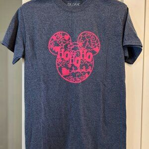Women's small Mickey Mouse/Disney Christmas short sleeve shirt.